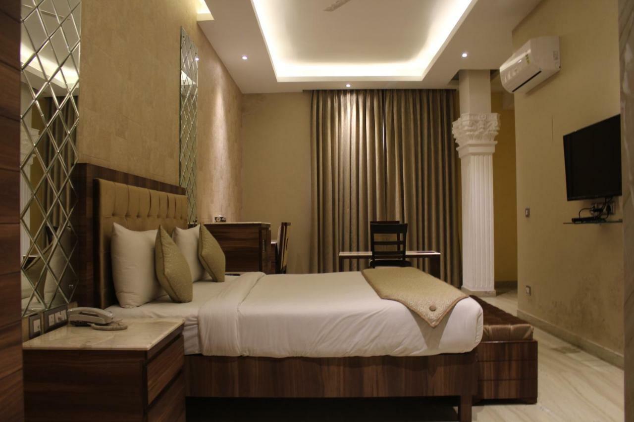 Royal Residence Iffco Chowk Gurgáon Exteriér fotografie